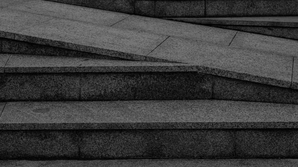 Uutisvaikuttajat murtavat perinteisen median markkinan – mikä muuttuu Suomen mediakentässä?